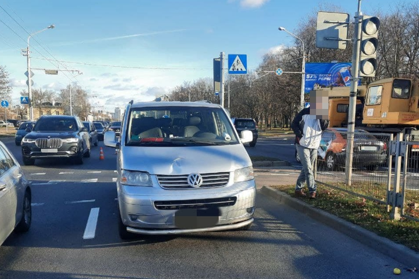 Автомобиль сбил двух женщин-пешеходов в Минске
