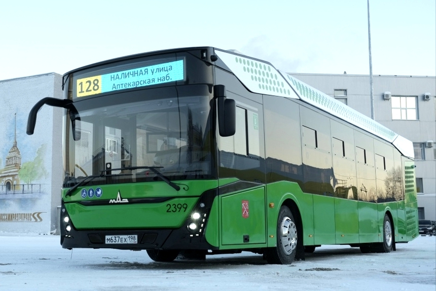 Первым в России электробус МАЗ-303E10 приобрел Санкт-Петербург. Город на Неве просит еще 200 таких машин