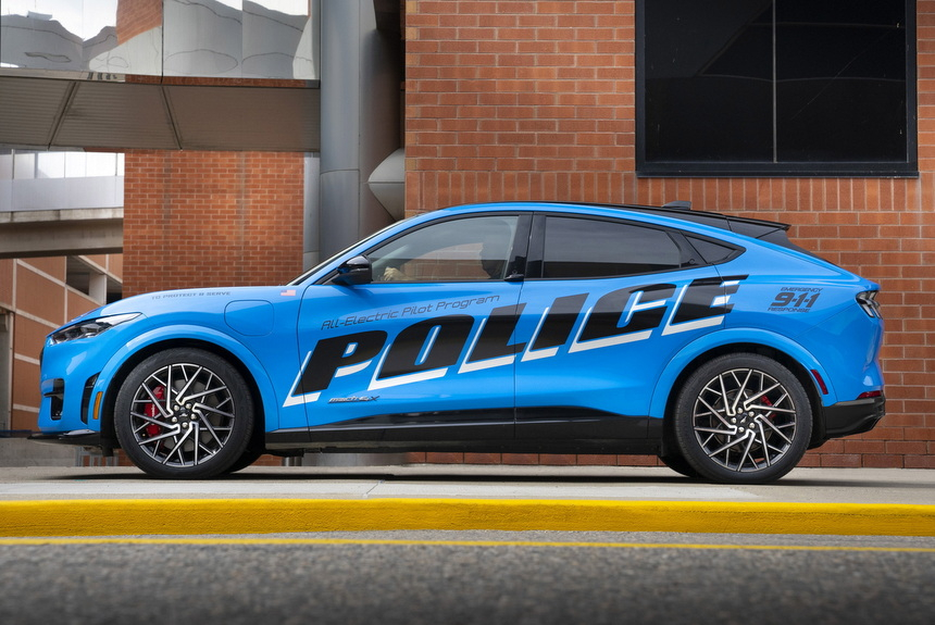 Полицейские Нью-Йорка пересядут на электрические Ford Mustang Mach-E GT