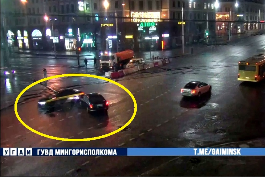 ГАИ опубликовала видео ДТП с легковыми автомобилями и сбитой девушкой в центре Минска