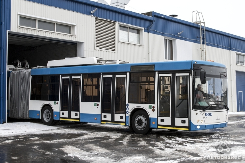 МАЗ возобновил выпуск сочлененных троллейбусов – один уже отправлен в Витебск. А вот Киеву нужны 72 "гармошки"