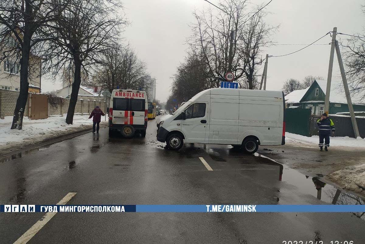 В Минске в аварию попала "скорая", в которой везли грудного ребенка