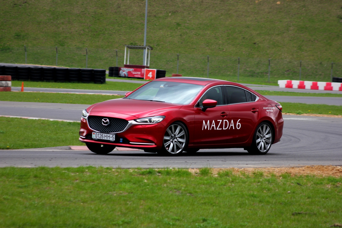 7 секунд до ста, 6 литров расход. Тест-драйв на трассе самой мощной Mazda6