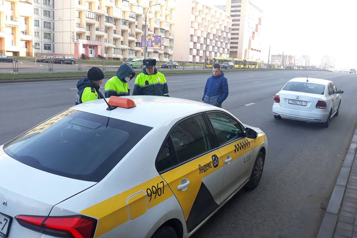 Проверки таксопарков. Осторожно облава проверка такси. Проверка такси с 9-12.