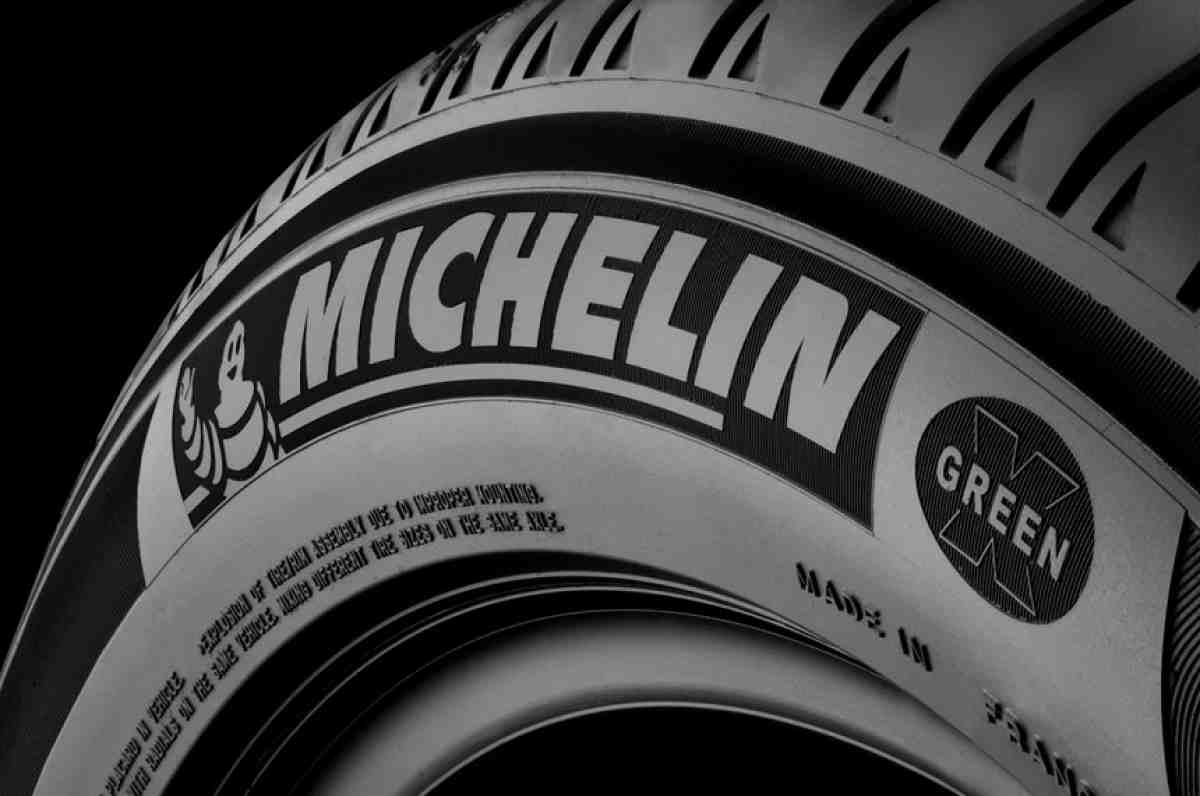 Michelin Tyres. Автошина Мишлен. Мишелин резина. Резина логотип.