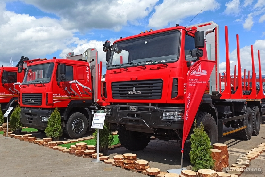 В России стали покупать почти на треть меньше грузовиков МАЗ. Выросли продажи АЗ "Урал" и китайцев