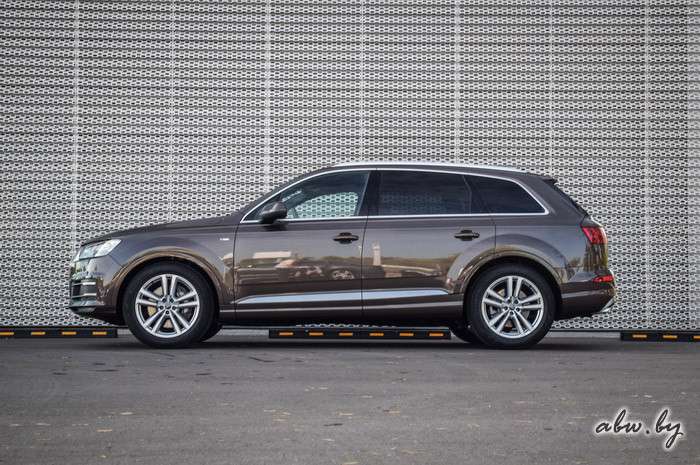 Audi Q7: куда