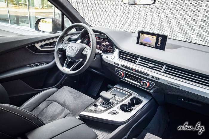 Audi Q7: куда