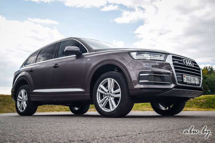 Audi Q7: куда