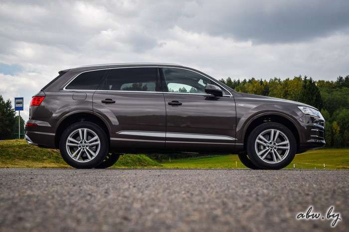 Audi Q7: куда