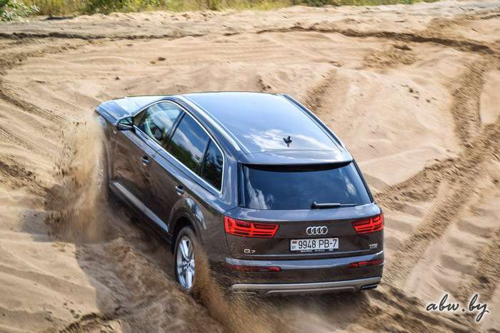 Audi Q7: куда