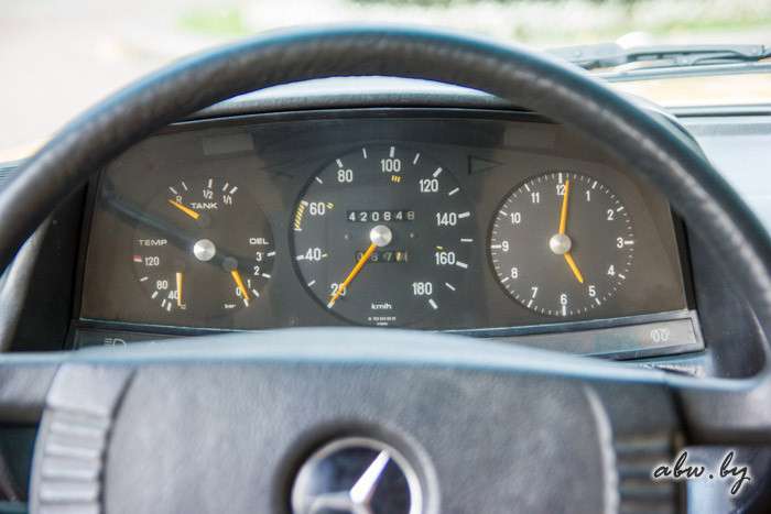 Легенды в строю. Возвращаемся в 90-е вместе с Mercedes-Benz W123