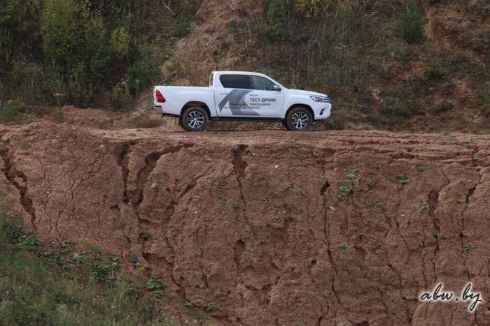 Toyota Hilux New: старая школа, новый подход