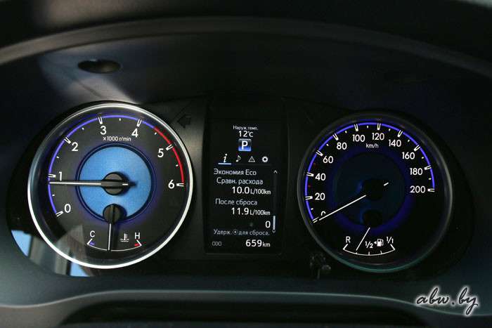 Toyota Hilux New: старая школа, новый подход