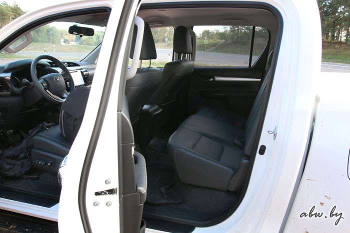 Toyota Hilux New: старая школа, новый подход