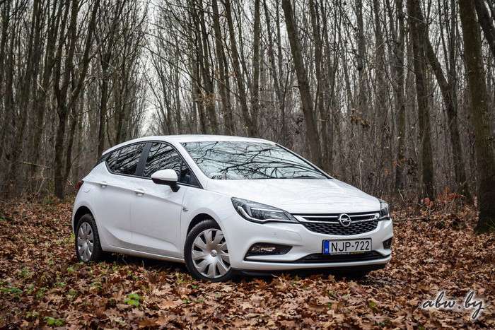 Opel Astra K: взглянул на декольте - встрепенулся бумажник