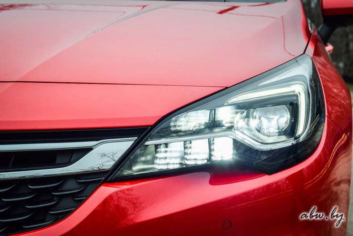 Opel Astra K: взглянул на декольте - встрепенулся бумажник