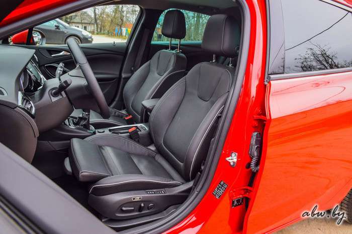 Opel Astra K: взглянул на декольте - встрепенулся бумажник