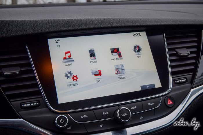 Opel Astra K: взглянул на декольте - встрепенулся бумажник