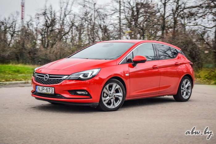 Opel Astra K: взглянул на декольте - встрепенулся бумажник