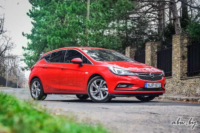 Opel Astra K: взглянул на декольте - встрепенулся бумажник