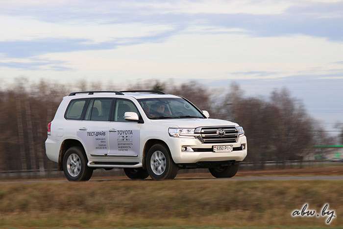 Toyota Land Cruiser 200: 
