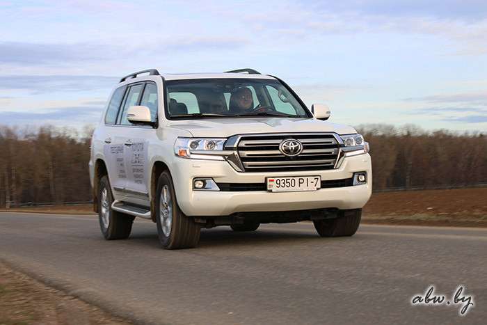 Toyota Land Cruiser 200: 