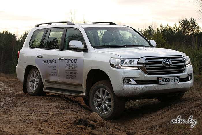 Toyota Land Cruiser 200: 