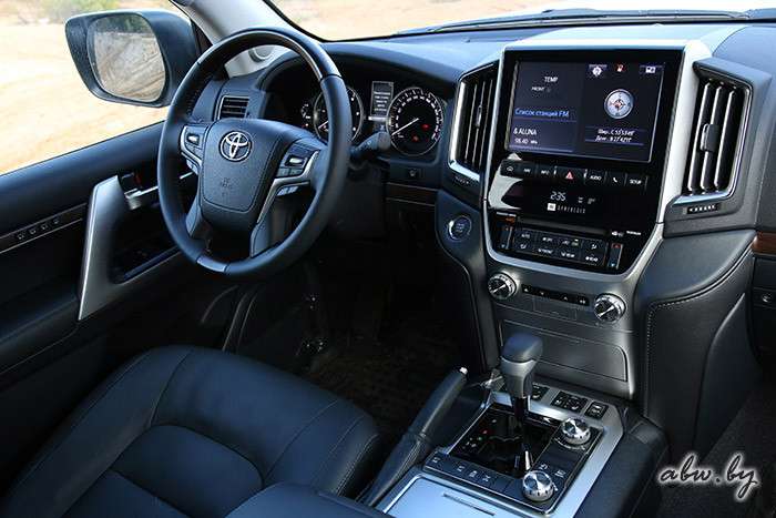Toyota Land Cruiser 200: 