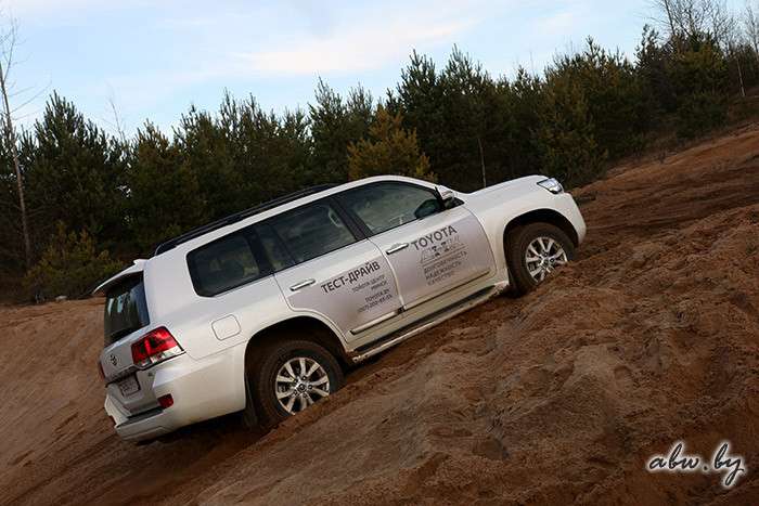 Toyota Land Cruiser 200: 