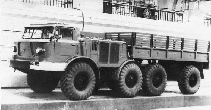 Со стихией справился, с системой - нет. История снеговездехода ЗИЛ-167Э