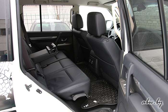 Mitsubishi Pajero IV: старость - в радость?