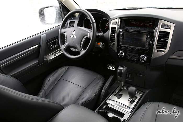 Mitsubishi Pajero IV: старость - в радость?