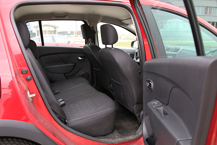 Lada XRAY: лучше или хуже Renault Sandero Stepway?