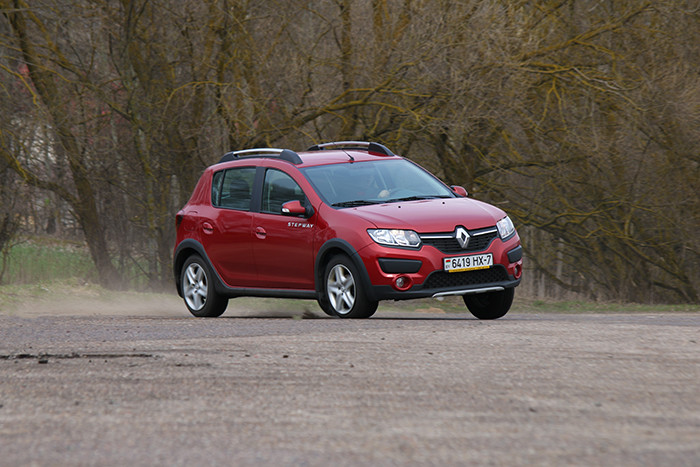 Lada XRAY: лучше или хуже Renault Sandero Stepway?