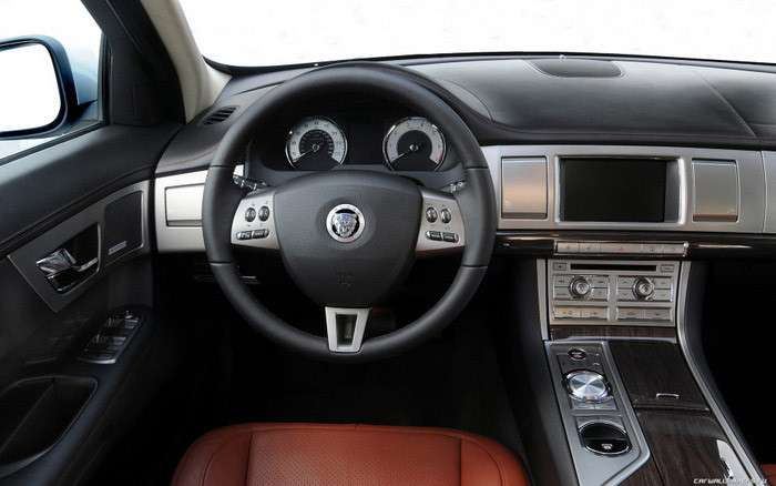 Надежен, но дорог. О слабых местах и стоимости содержания Jaguar XF