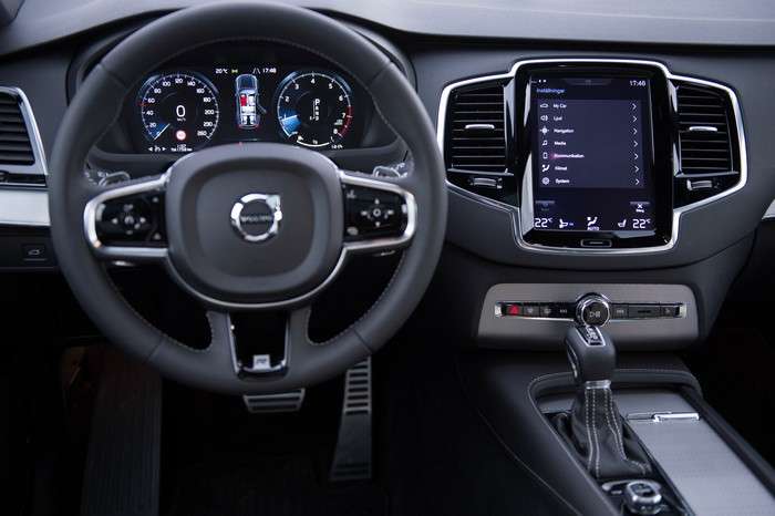 Volvo XC90 T6: на наш век хватит