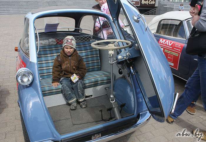 Автомобильная история в центре Минска. Репортаж c «Олдтаймер-ралли-2016»