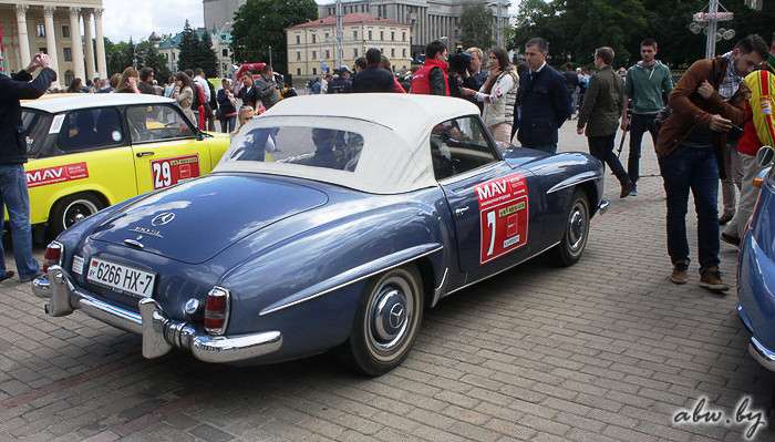 Автомобильная история в центре Минска. Репортаж c «Олдтаймер-ралли-2016»