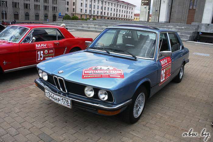 Автомобильная история в центре Минска. Репортаж c «Олдтаймер-ралли-2016»