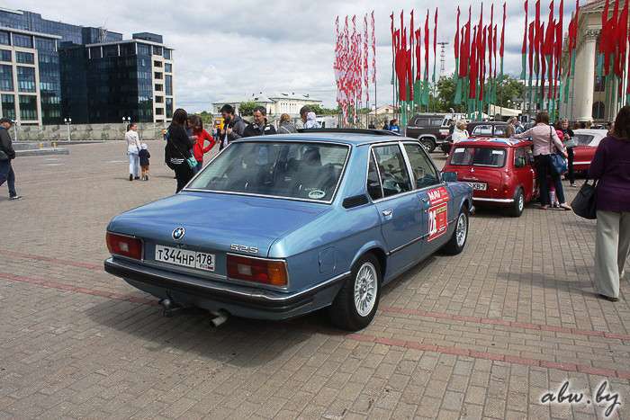 Автомобильная история в центре Минска. Репортаж c «Олдтаймер-ралли-2016»