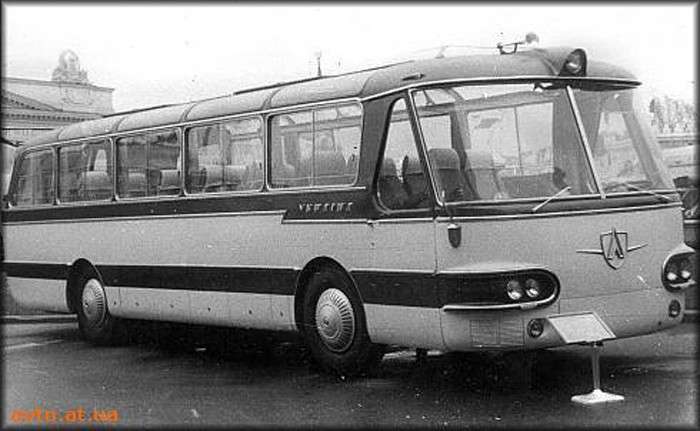 Королева бензоколонки, или История самых стильных советских автобусов ЛАЗ