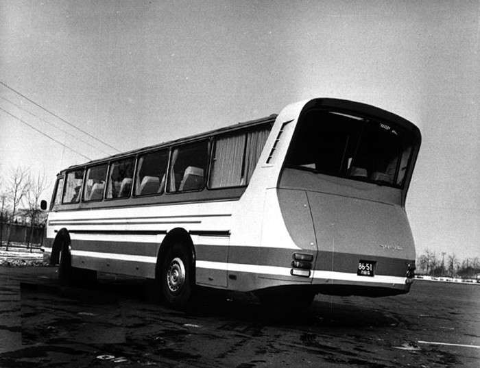 Королева бензоколонки, или История самых стильных советских автобусов ЛАЗ