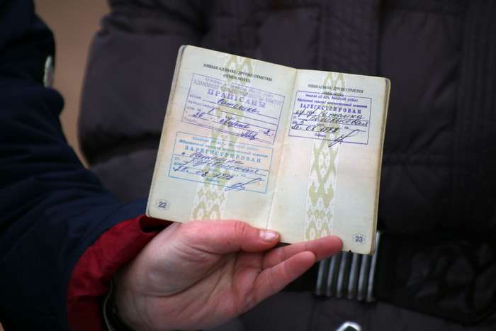 Проблемное место спустя полгода: жители просят транспорт и дороги, но им строят магазины