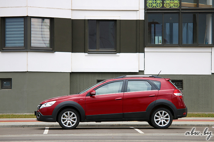 Dongfeng H30 Cross: Subaru XV за полцены?