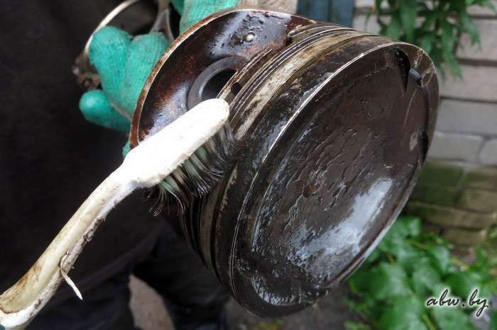 Чем можно очистить поршни от нагара