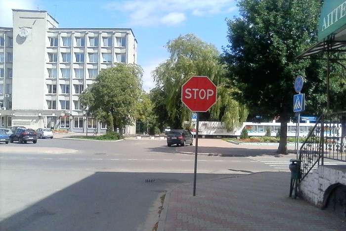 Очевидец снял нарушение ПДД сотрудниками милиции. А оказалось, что это не его дело