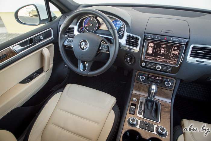 Снова в Беларуси: VW Touareg подешевел и сменил 