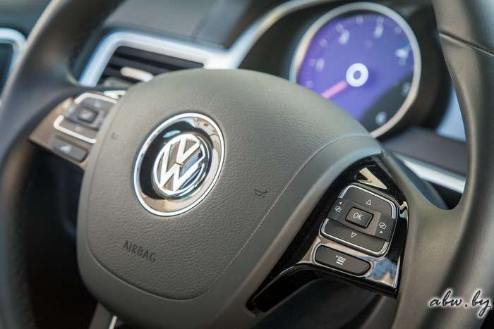 Снова в Беларуси: VW Touareg подешевел и сменил 