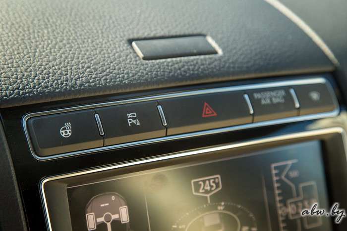 Снова в Беларуси: VW Touareg подешевел и сменил 